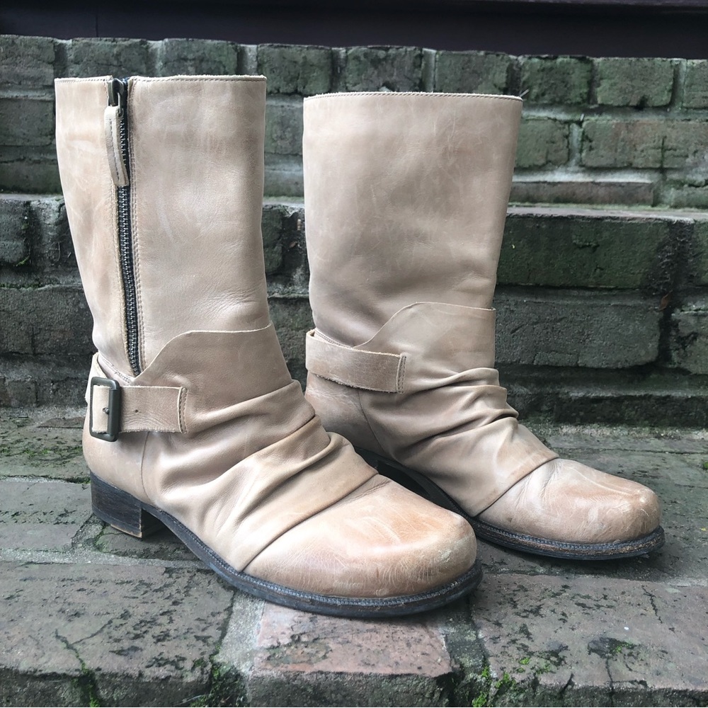 Vince Camuto Shada Leather Boots Size 7.5 Waxy Calf Mushroom Cream Ombré Buckle